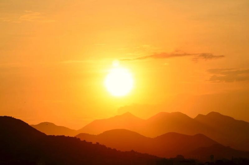 关于太阳地球月亮的数学常识
