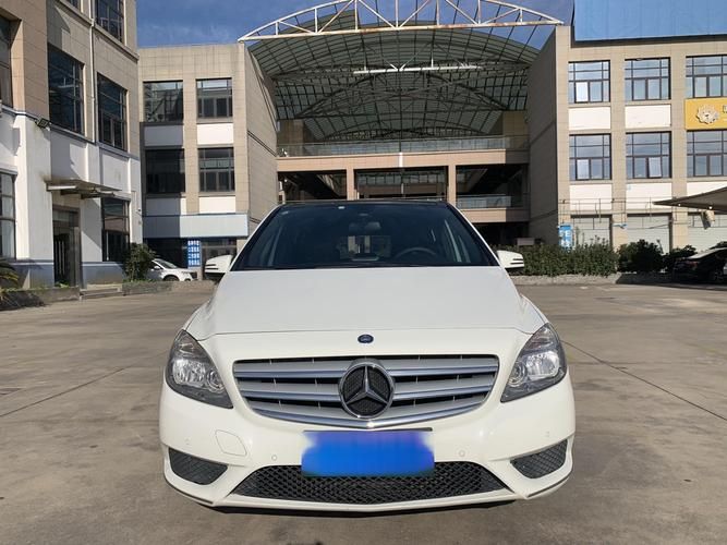 奔驰b180特点