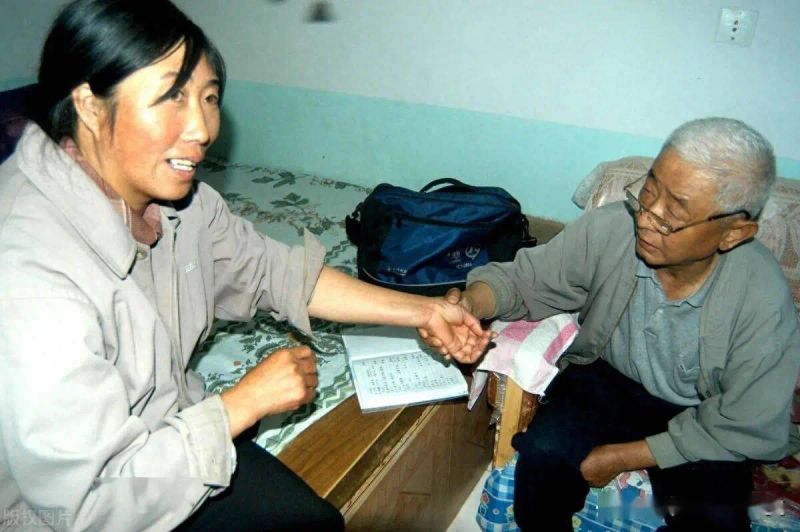 赤脚医生手册多少钱